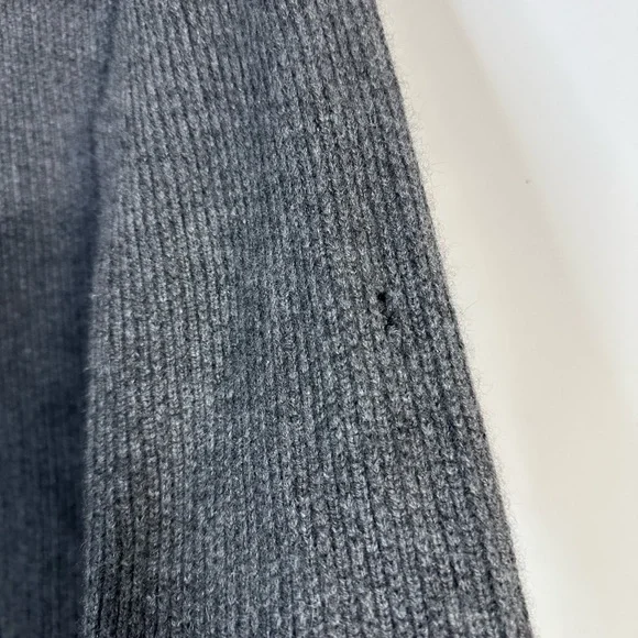 Forte Cashmere 100% Cashmere Gray Wide Lapel Buttoned Cardigan Sweater Lrg Flaw - Picture 3 of 6